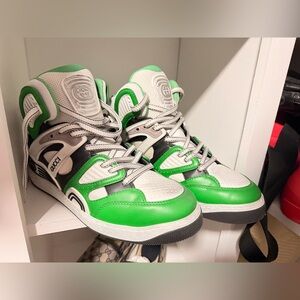 Gucci Sneakers in Green and White